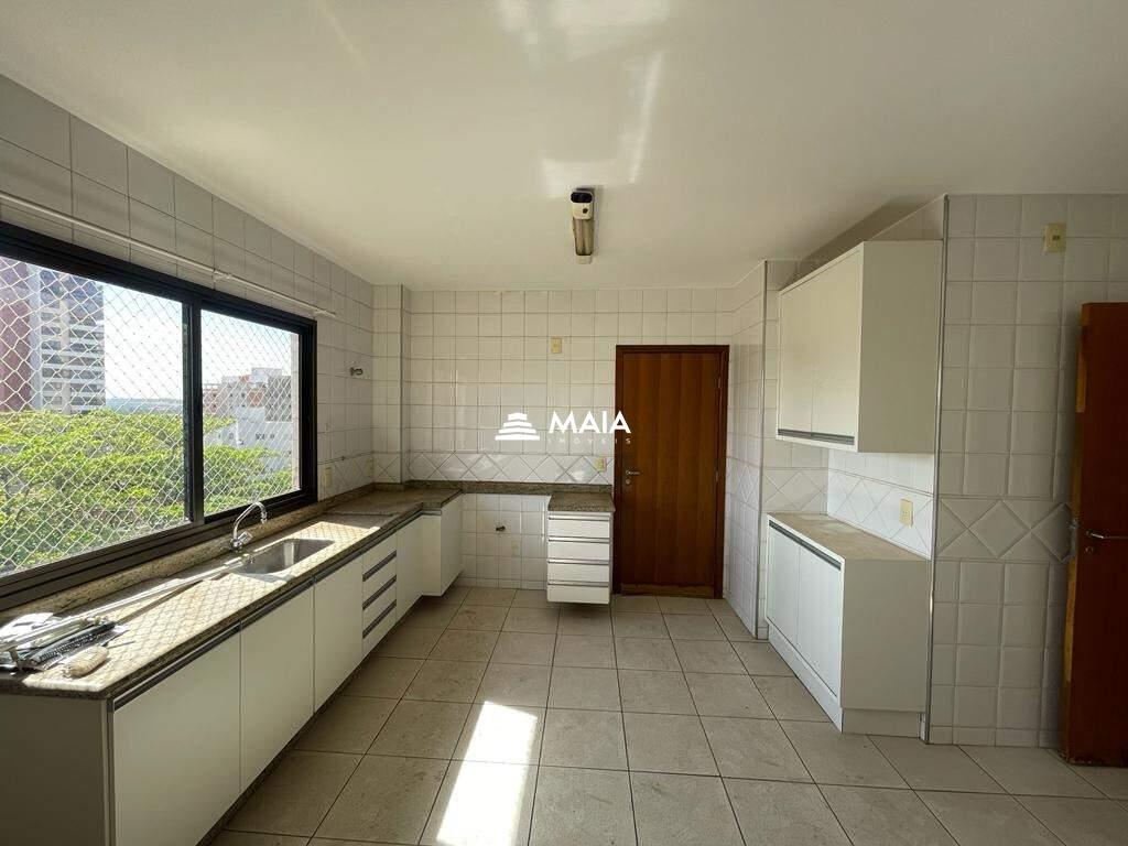 Apartamento à venda no Mercês: 