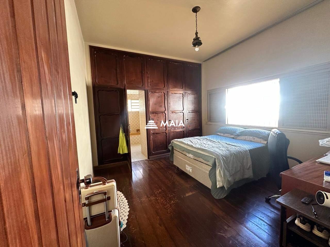 Casa à venda no Centro: 