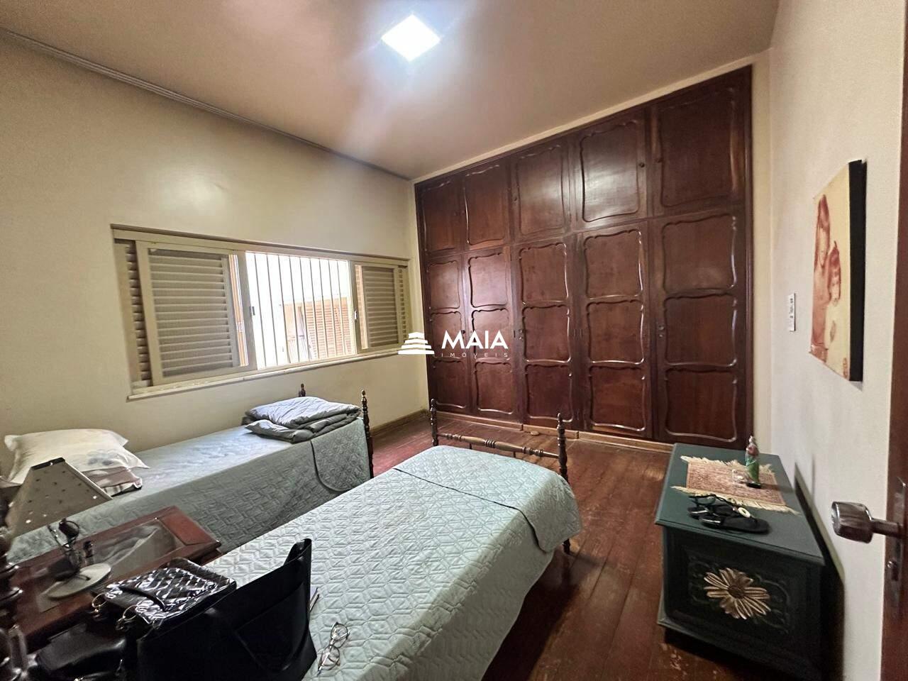 Casa à venda no Centro: 