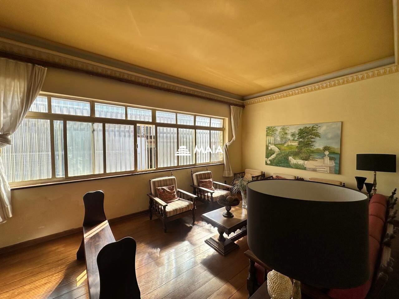 Casa à venda no Centro: 