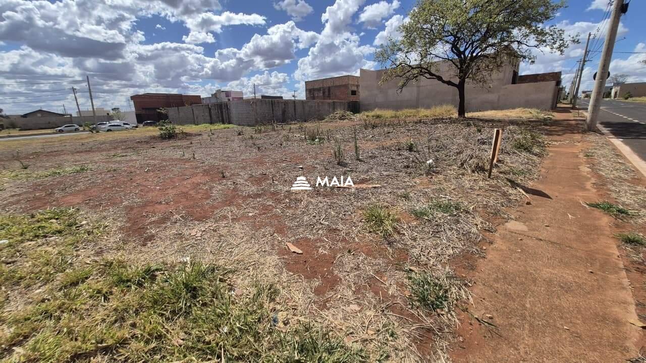 Terreno/Área à venda no Parque das Laranjeiras II: 