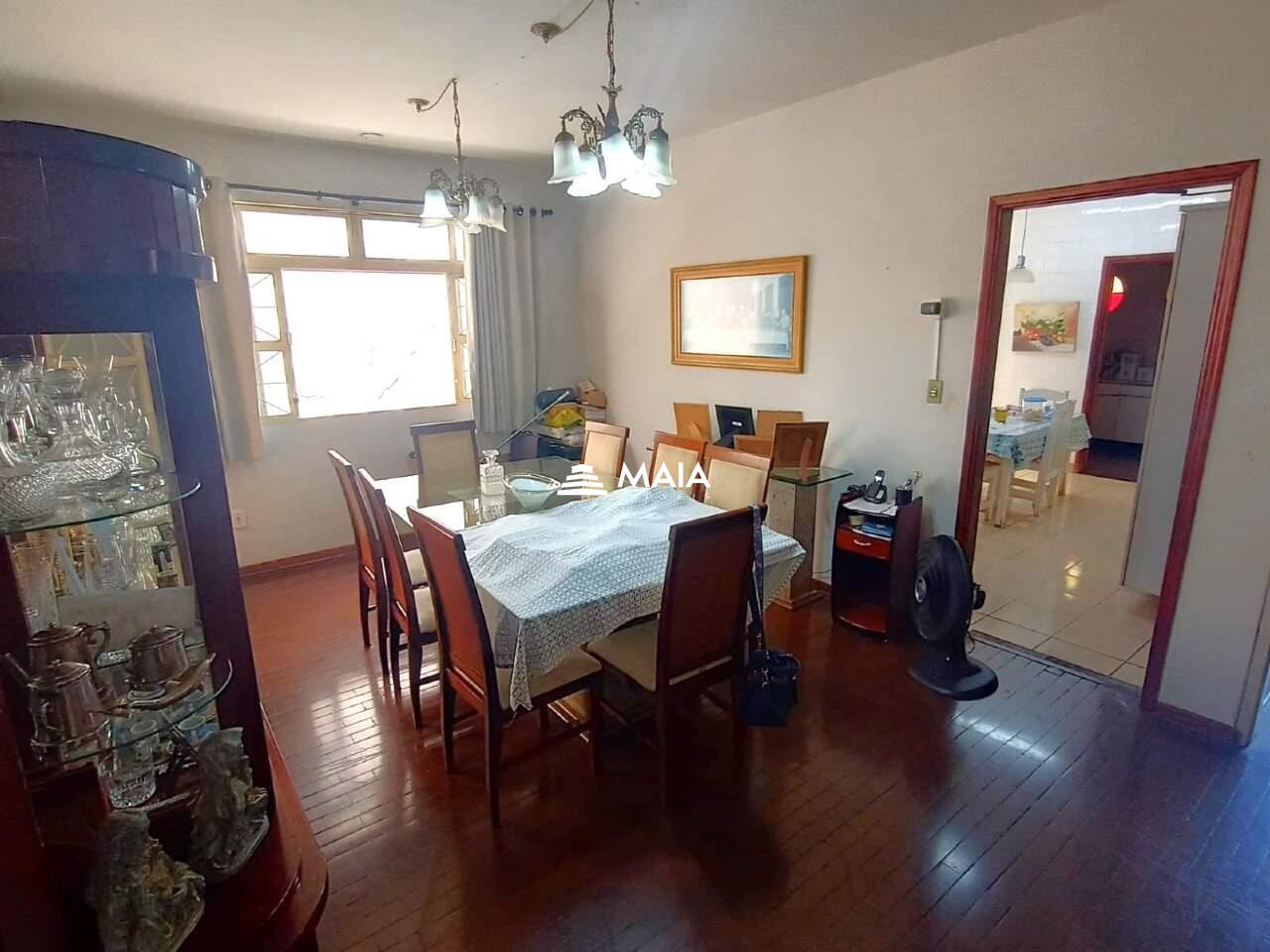 Casa à venda no Mercês: 