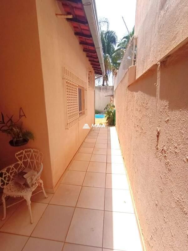 Casa à venda no Mercês: 