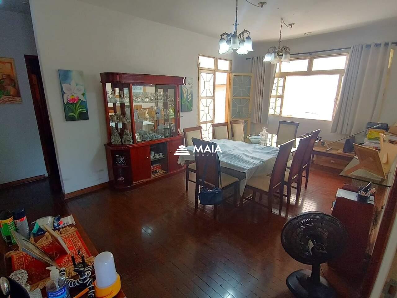 Casa à venda no Mercês: 