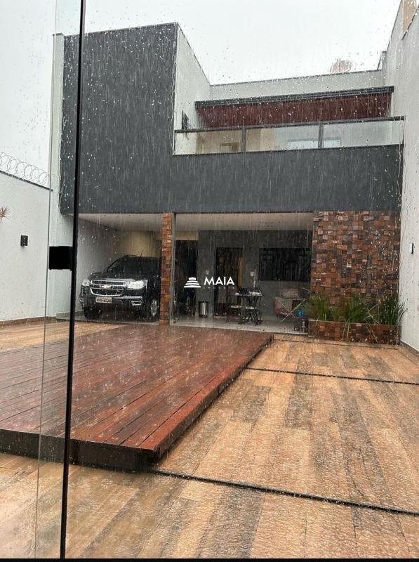 Casa à venda no Jardim Elza Amuí : 