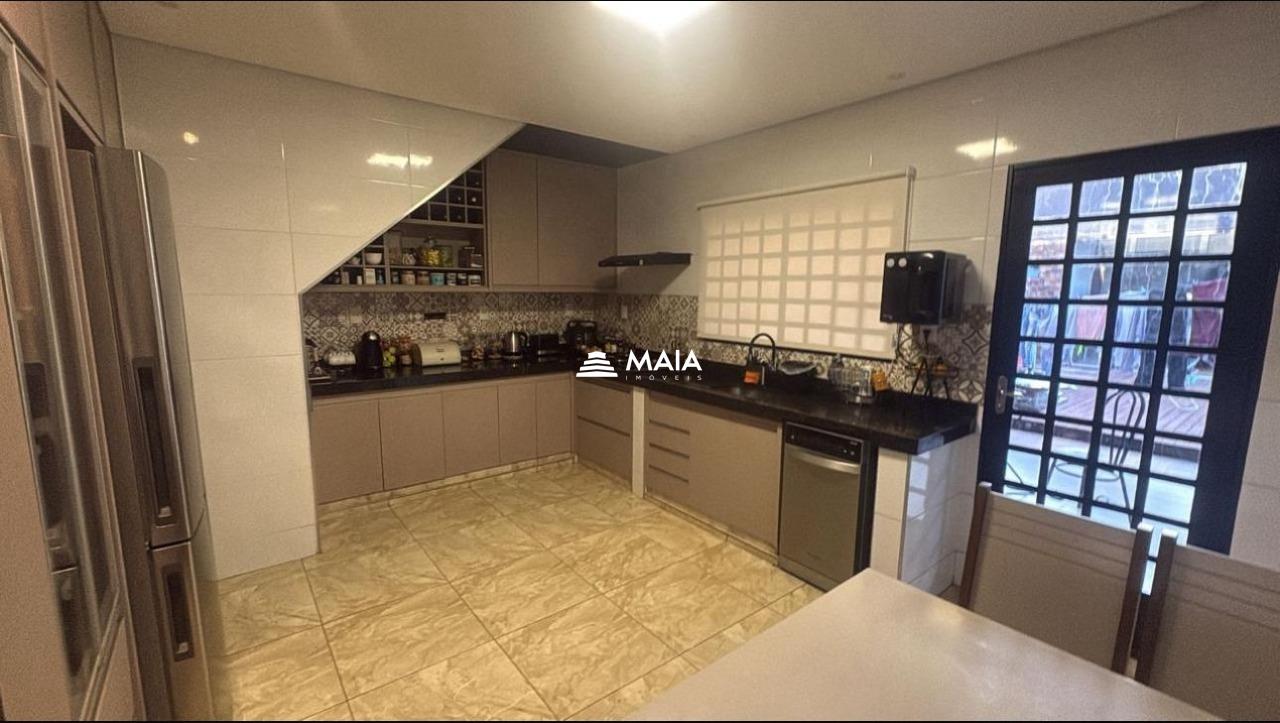 Casa à venda no Jardim Elza Amuí : 