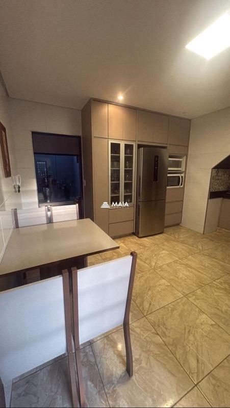 Casa à venda no Jardim Elza Amuí : 