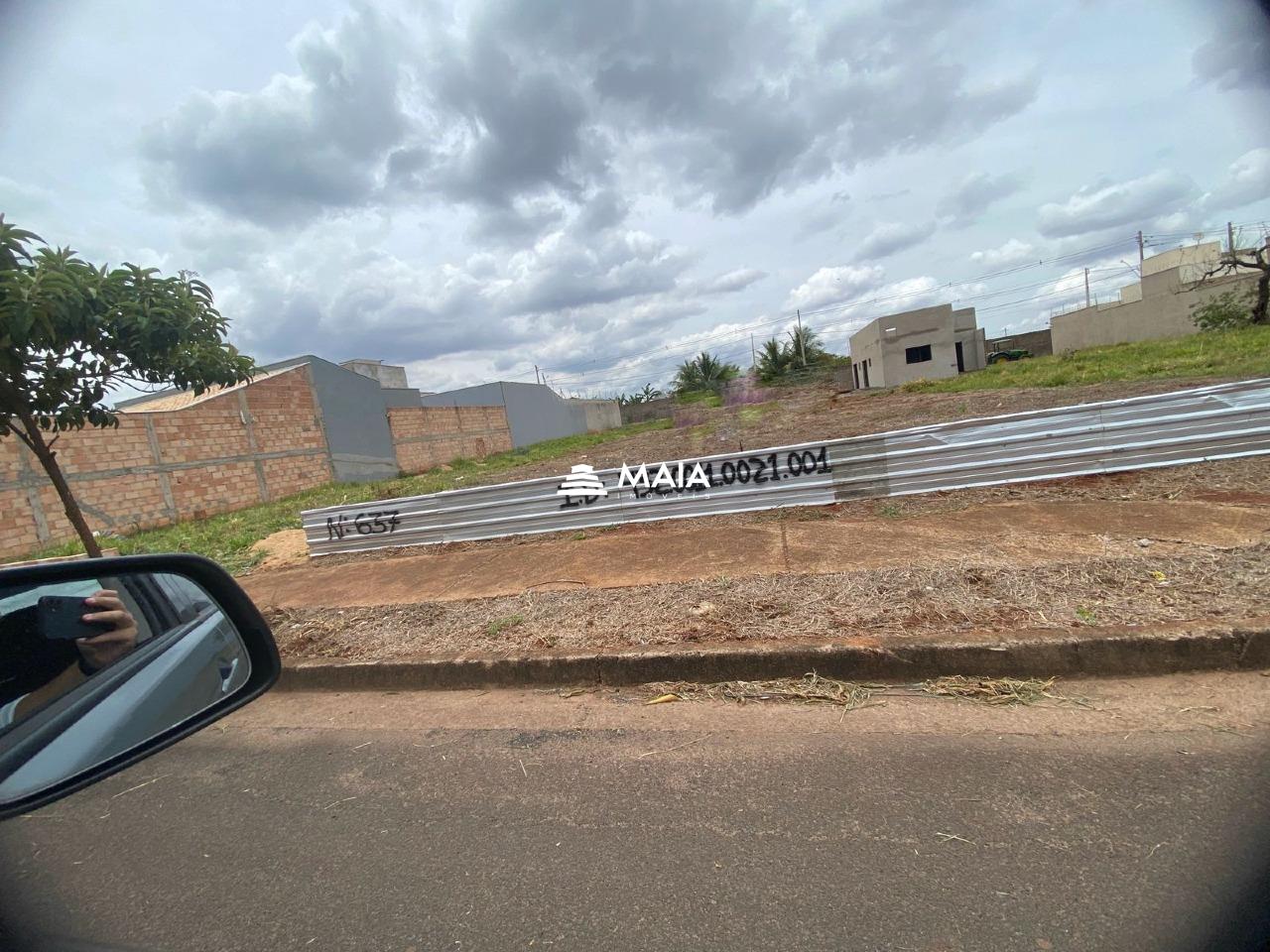 Terreno/Área à venda no Parque das Laranjeiras: 