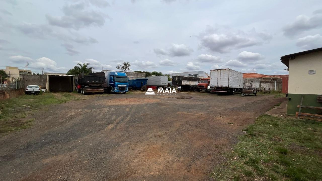 Terreno/Área à venda no Parque das Américas: 
