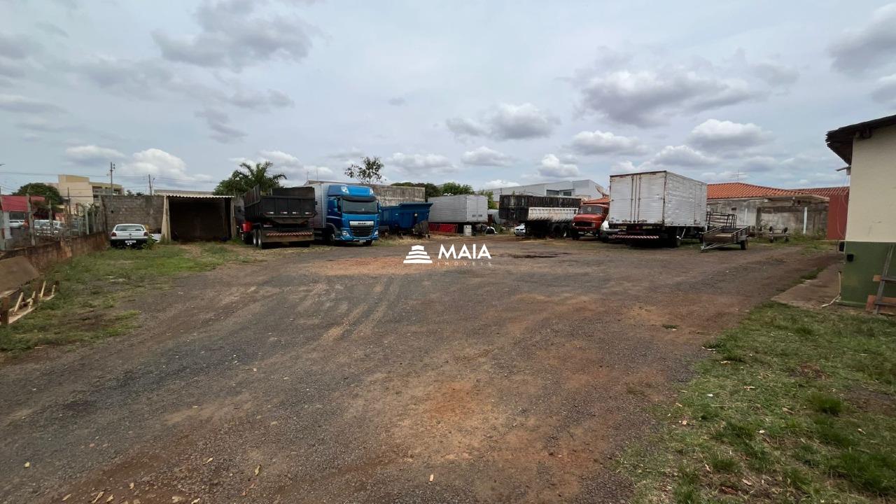 Terreno/Área à venda no Parque das Américas: 