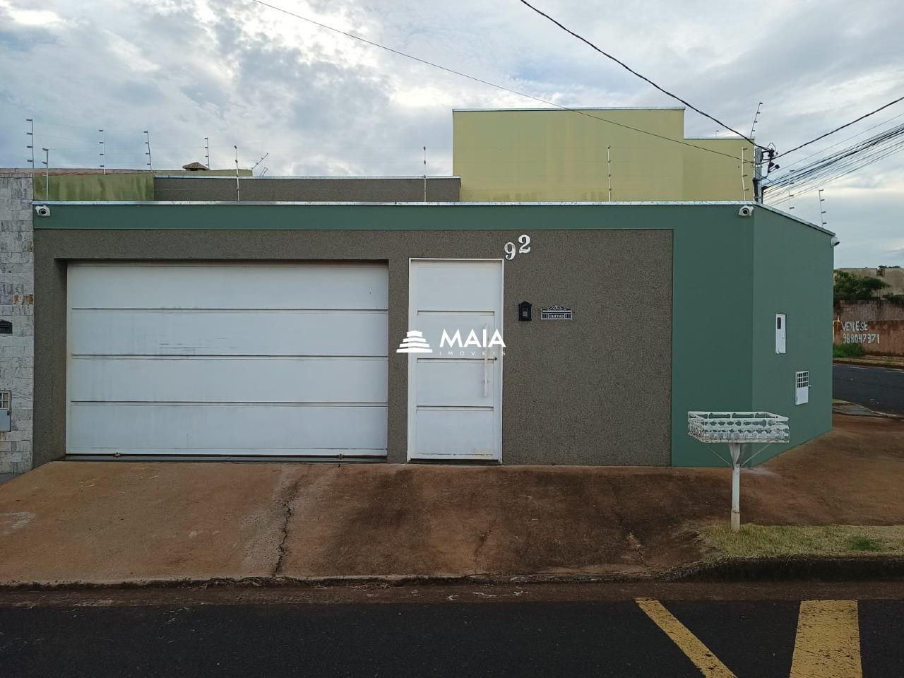 Casa à venda no bairro Parque das Laranjeiras II