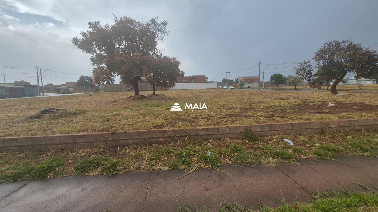 Terreno/Área à venda no Parque das Laranjeiras: 