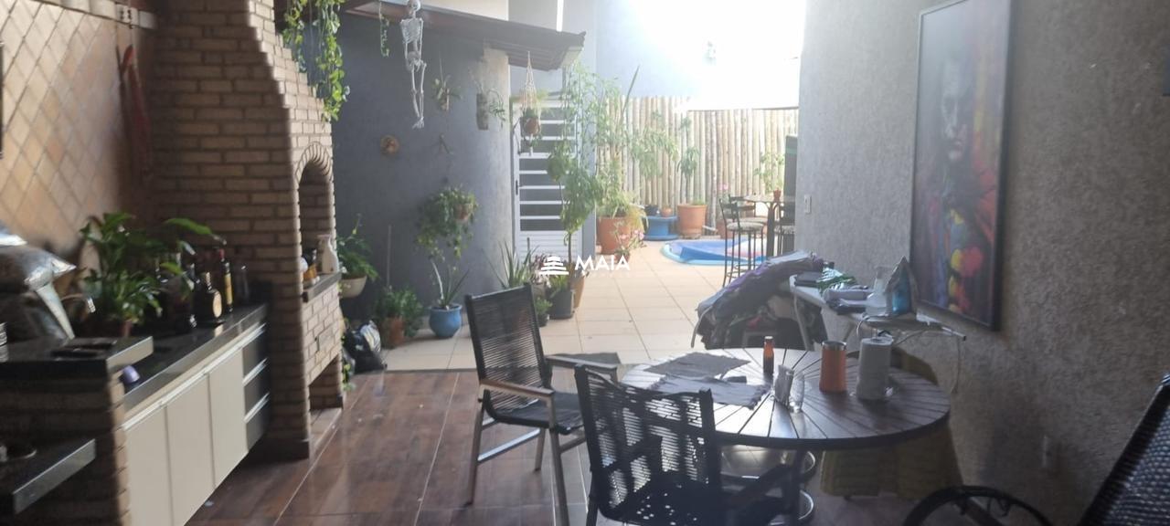 Casa à venda no Jardim Nenê Gomes: 