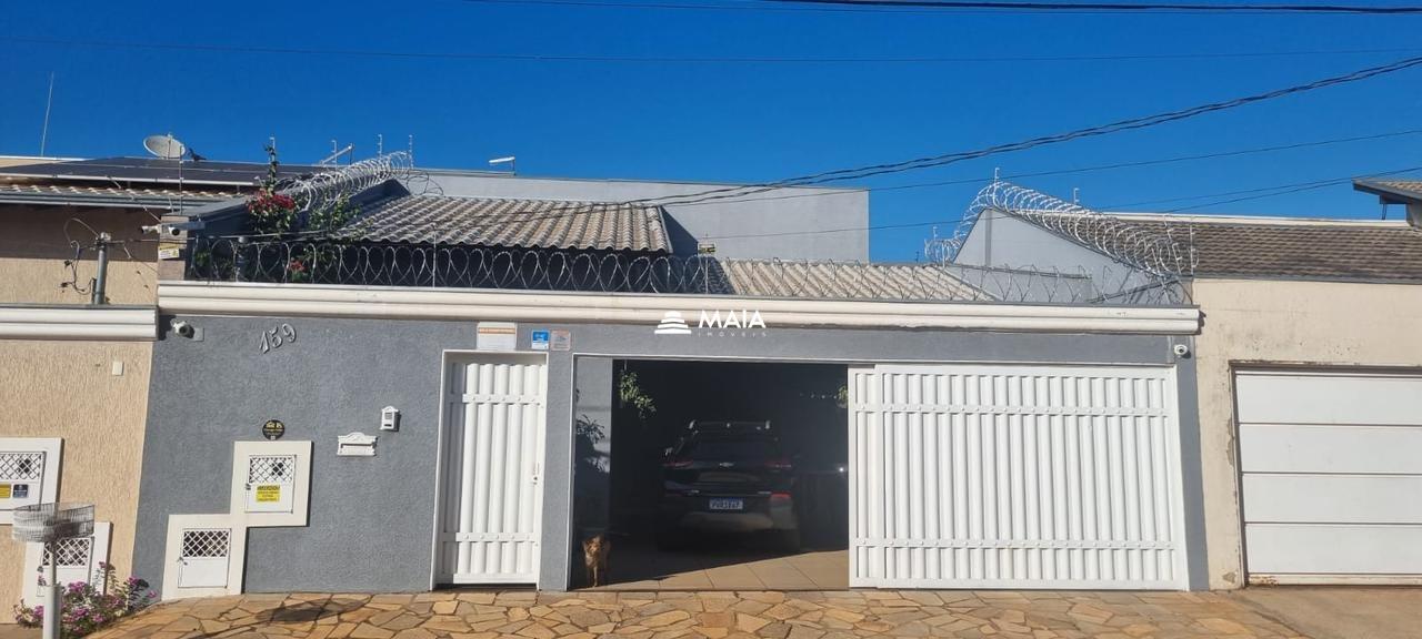 Casa à venda no Jardim Nenê Gomes: 