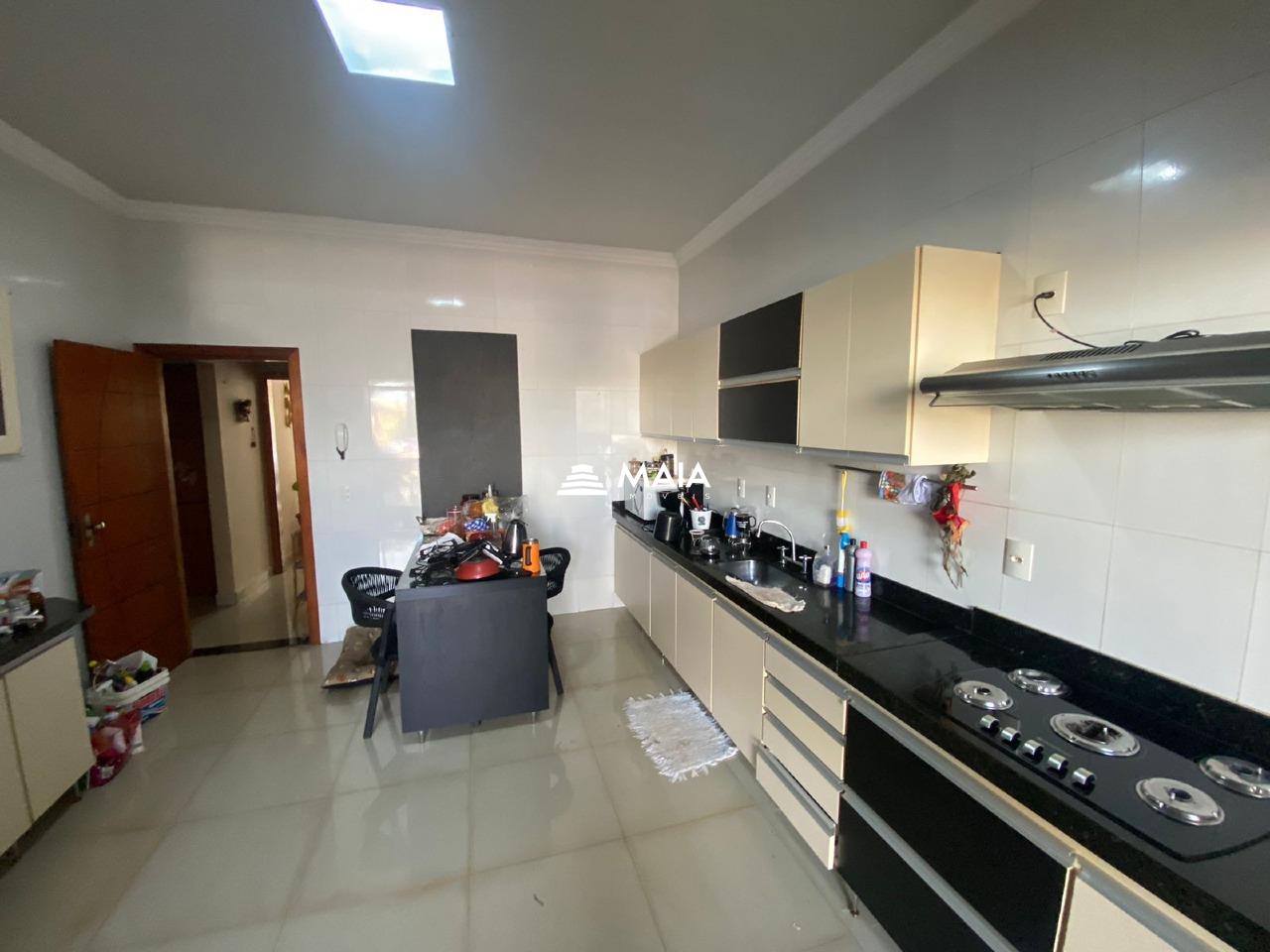 Casa à venda no Jardim Nenê Gomes: 