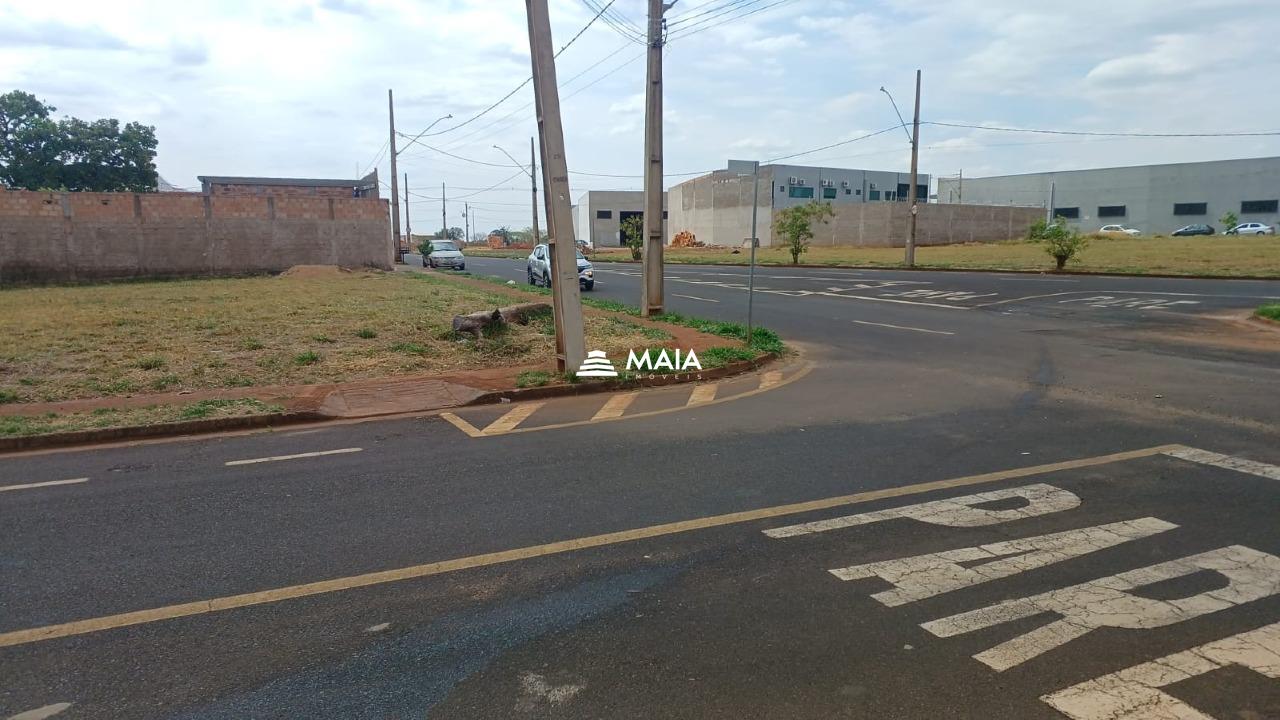 Terreno/Área à venda no Parque das Laranjeiras: 