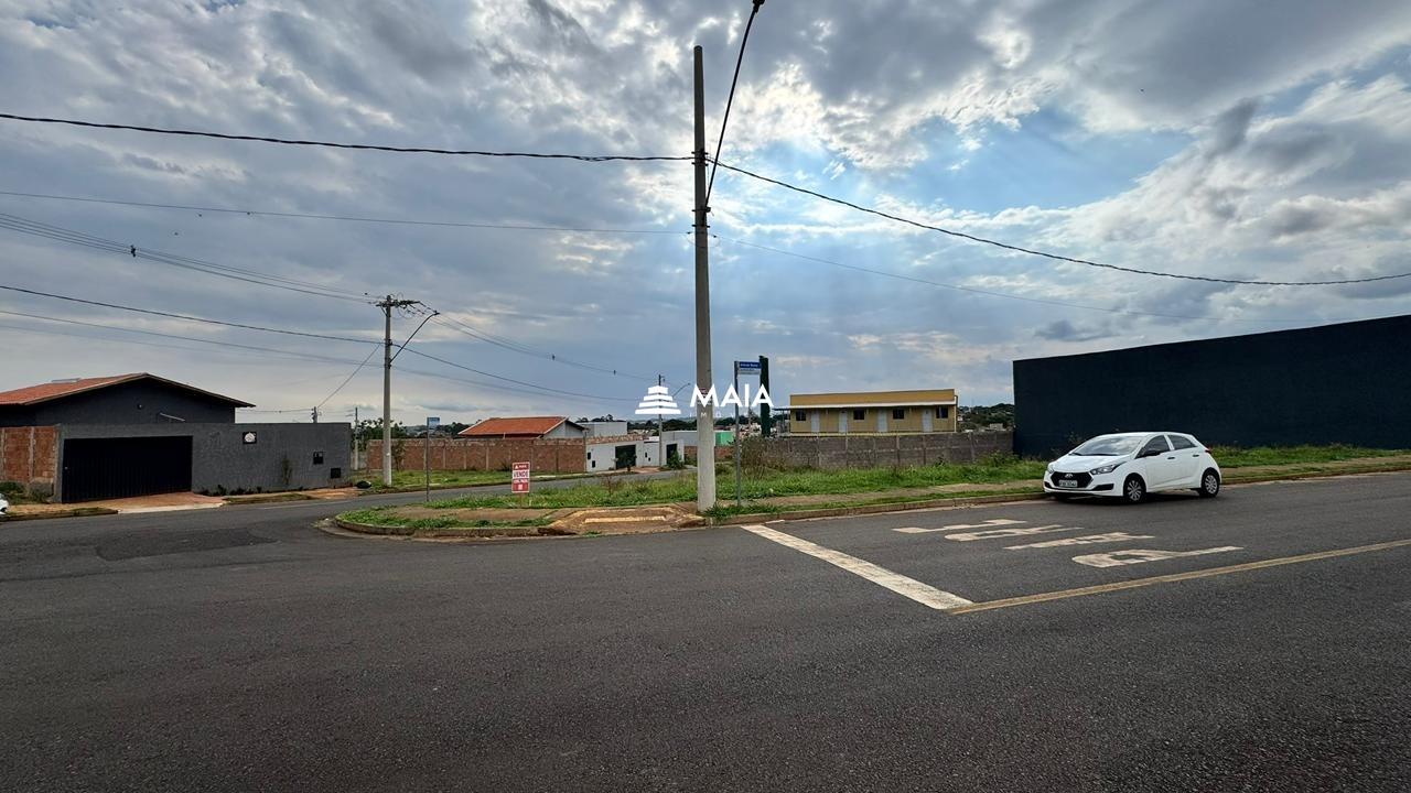 Terreno/Área à venda no Jardim Maracanã: 