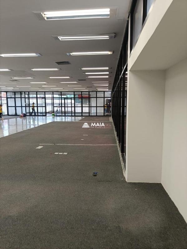 Comercial à venda no Mercês: 