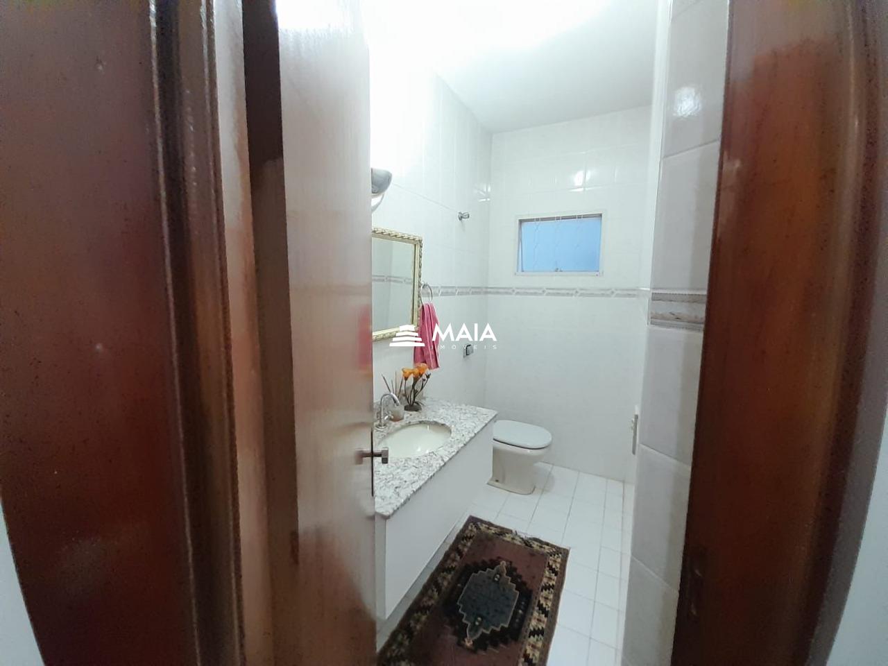 Casa à venda no Mercês: 