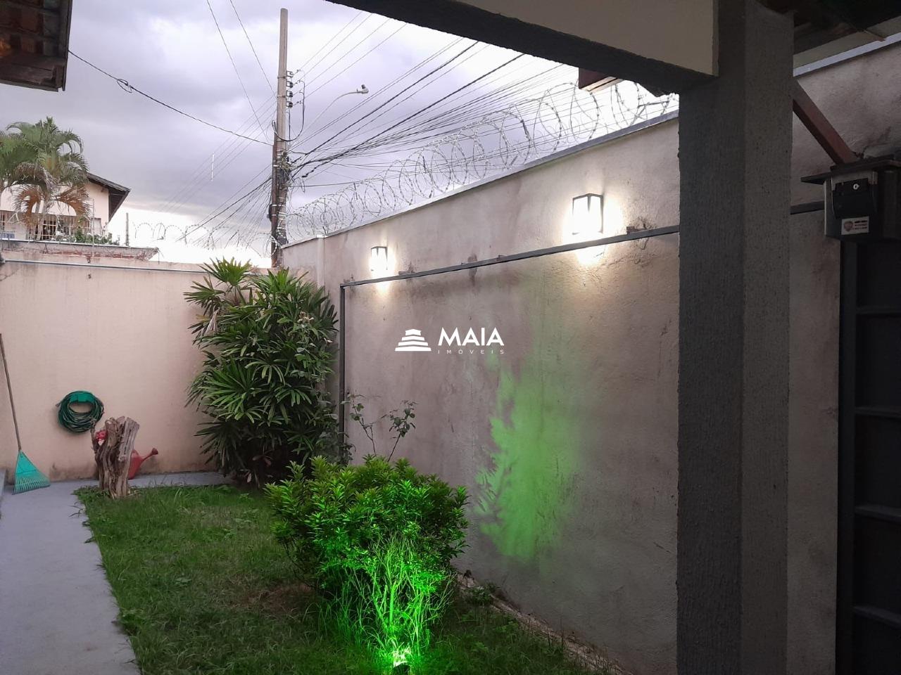 Casa à venda no Mercês: 