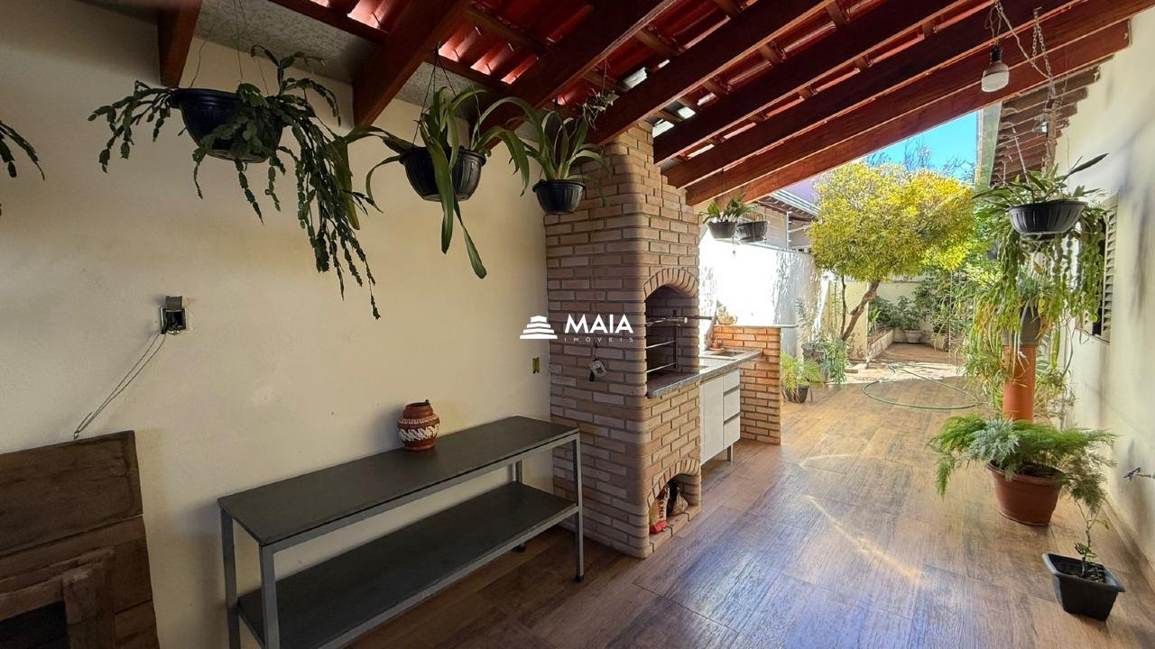 Casa à venda no bairro Olinda