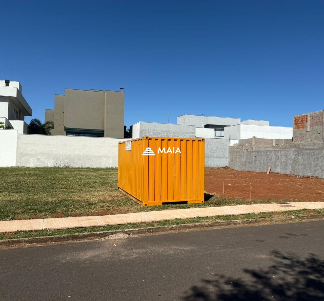 Terreno à venda no Condomínio Estância dos Ipês