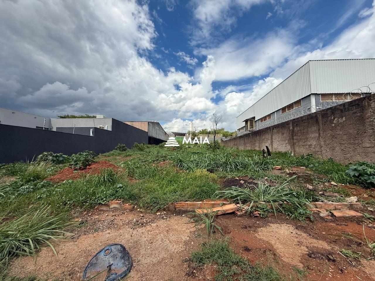Terreno/Área à venda no Jardim Maracanã: 