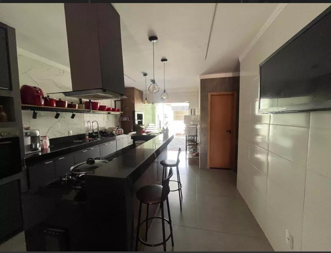 Casa à venda no Mercês: 