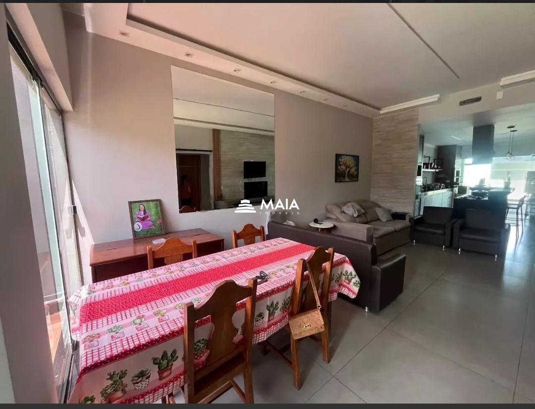 Casa à venda no Mercês: 