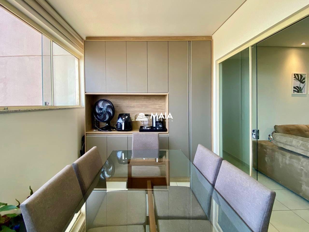 Apartamento à venda no Mercês: 