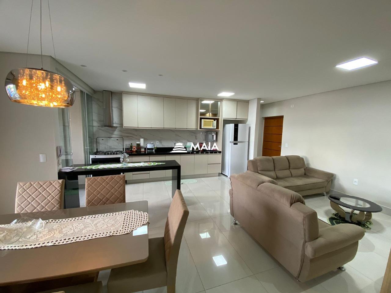 Apartamento à venda no Mercês: 