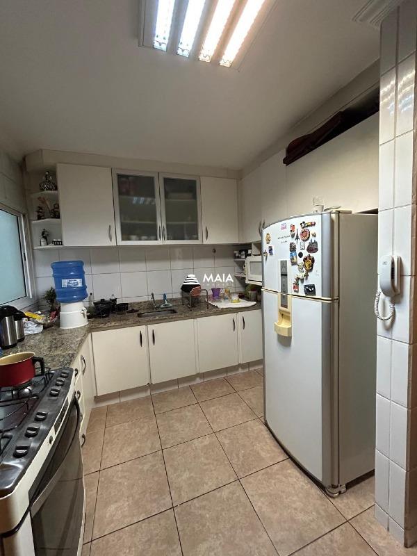 Apartamento à venda no Irmãos Soares: 