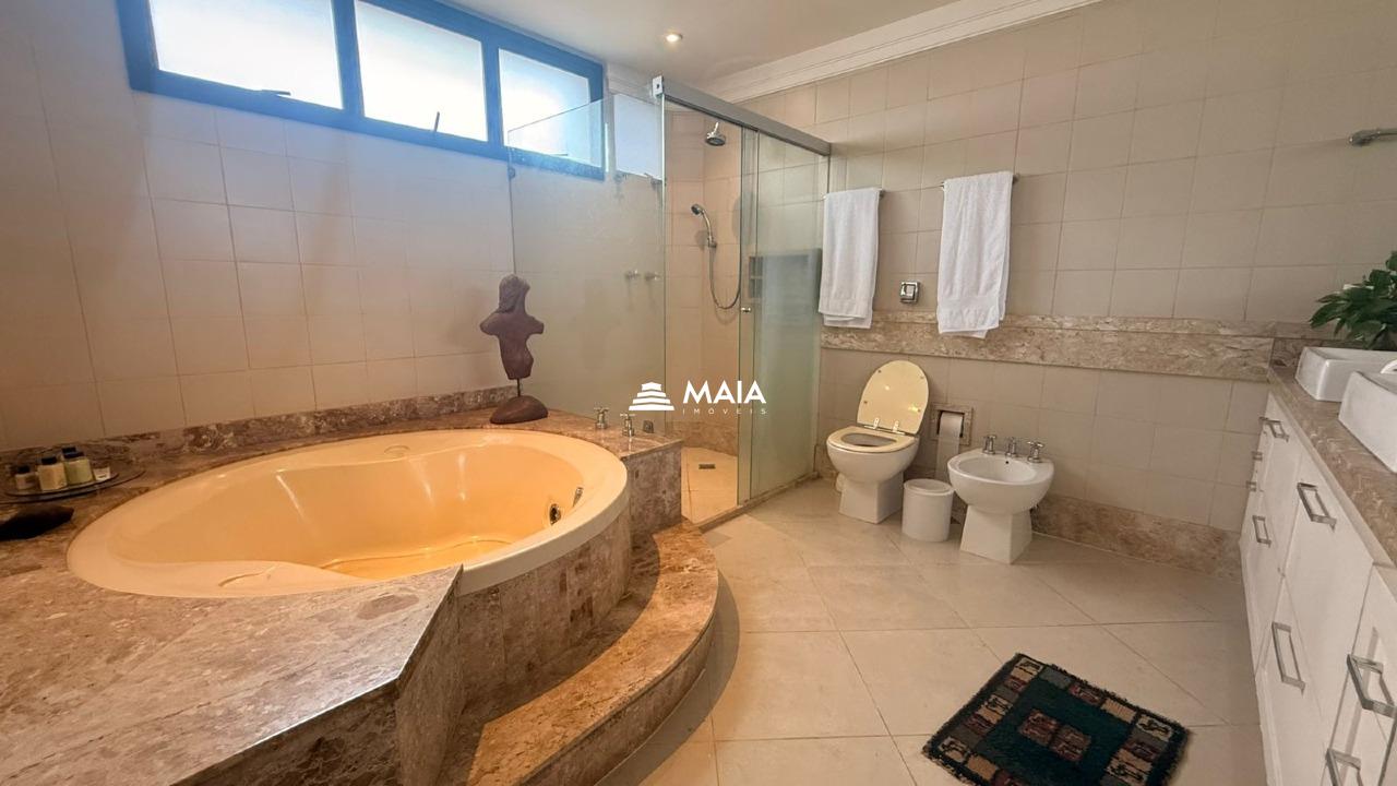 Apartamento à venda no Mercês: 