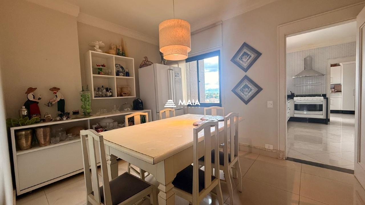 Apartamento à venda no Mercês: 