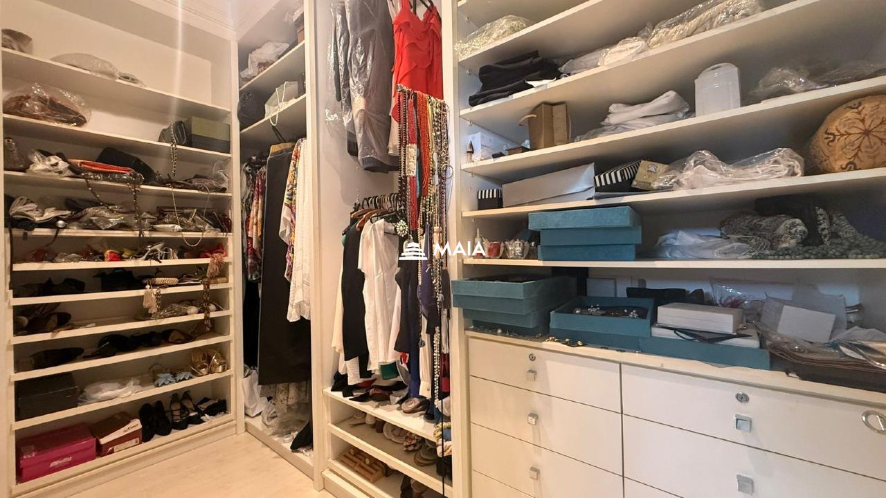 Apartamento à venda no Mercês: 