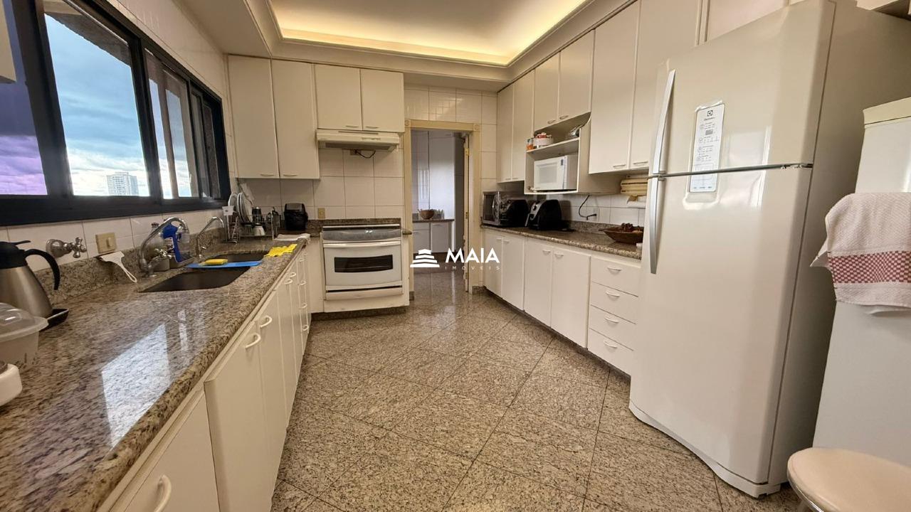 Apartamento à venda no Mercês: 