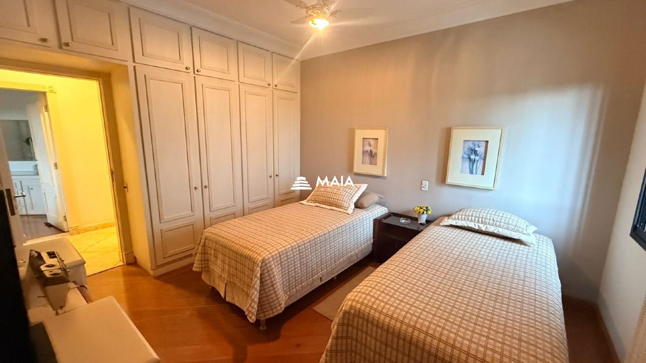 Apartamento à venda no Mercês: 