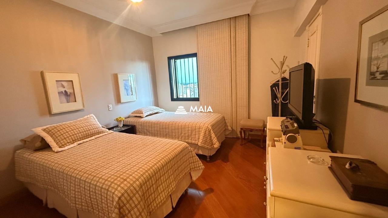 Apartamento à venda no Mercês: 