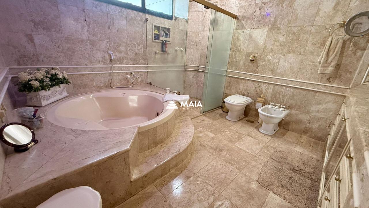 Apartamento à venda no Mercês: 