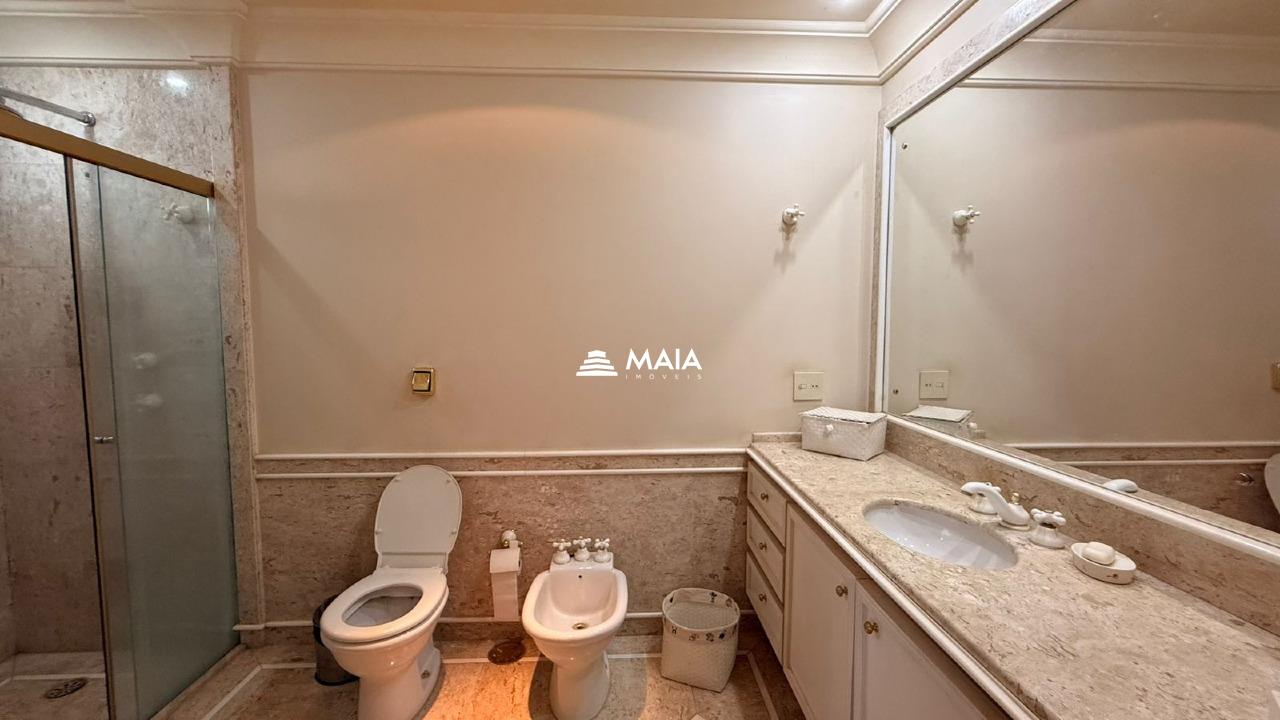 Apartamento à venda no Mercês: 