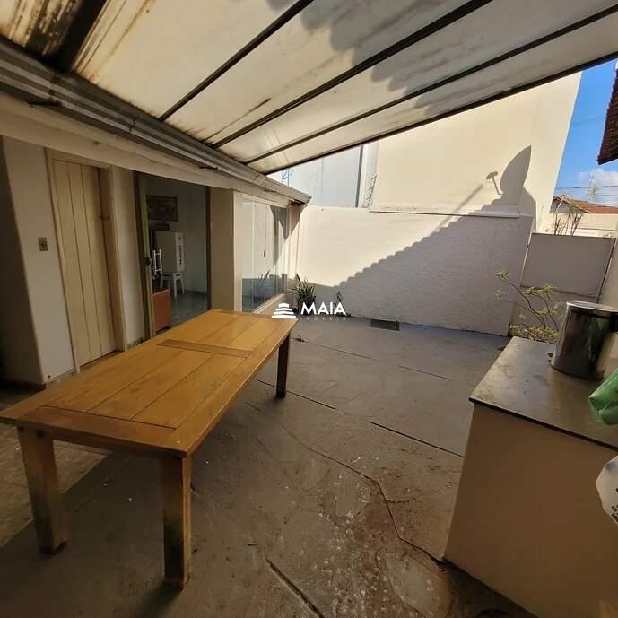 Casa à venda no Mercês: 