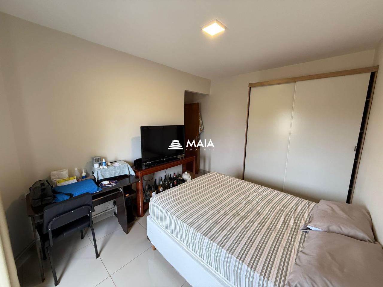 Apartamento à venda no Mercês: 