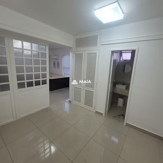 Comercial à venda no Mercês: 