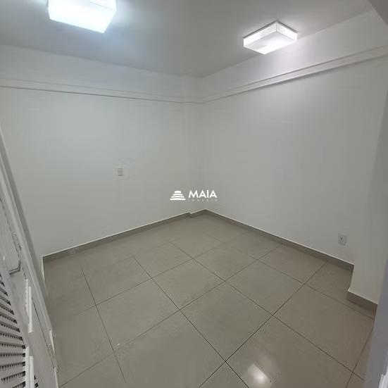 Comercial à venda no Mercês: 