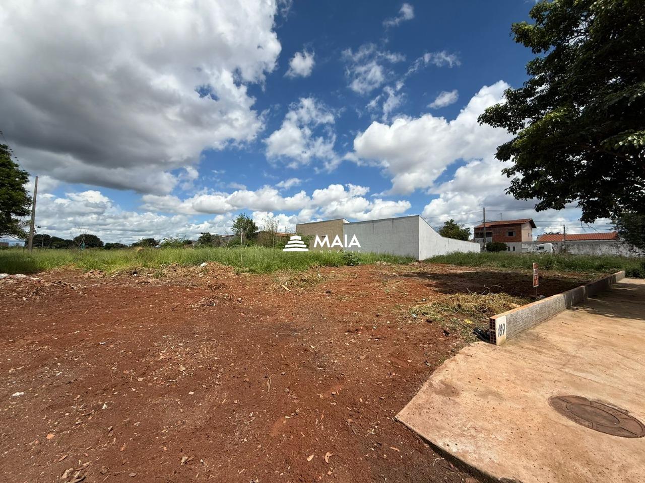 Terreno/Área à venda no Jardim Canadá: 