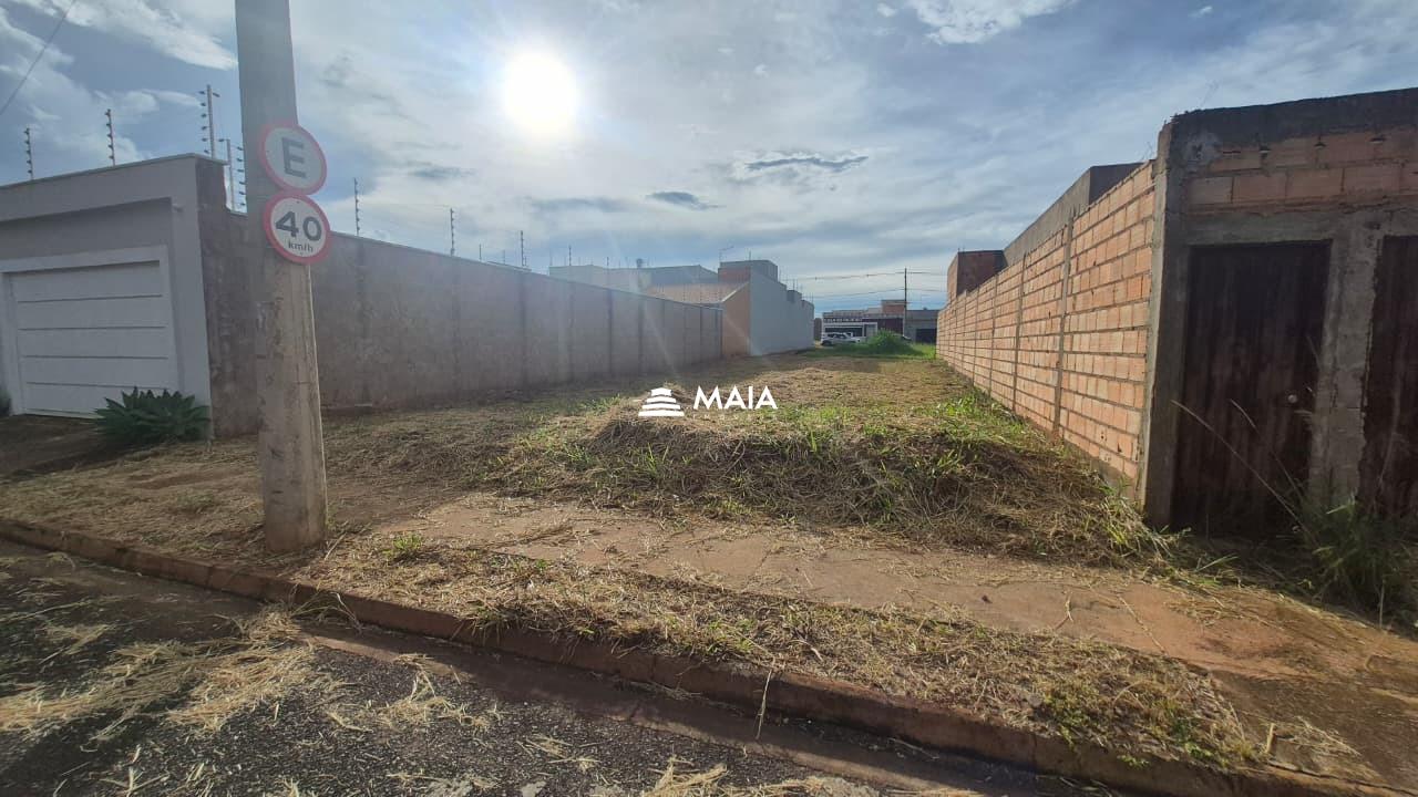 Terreno/Área à venda no Parque das Laranjeiras: 