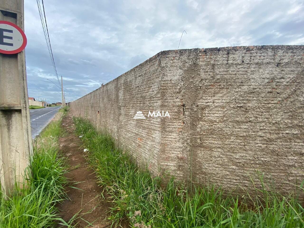 Terreno à venda no bairro Parque das Laranjeiras