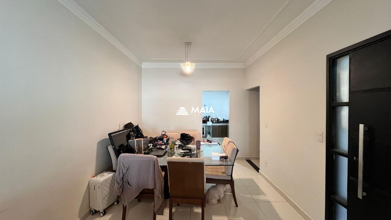 Casa à venda no Jardim Nenê Gomes: 