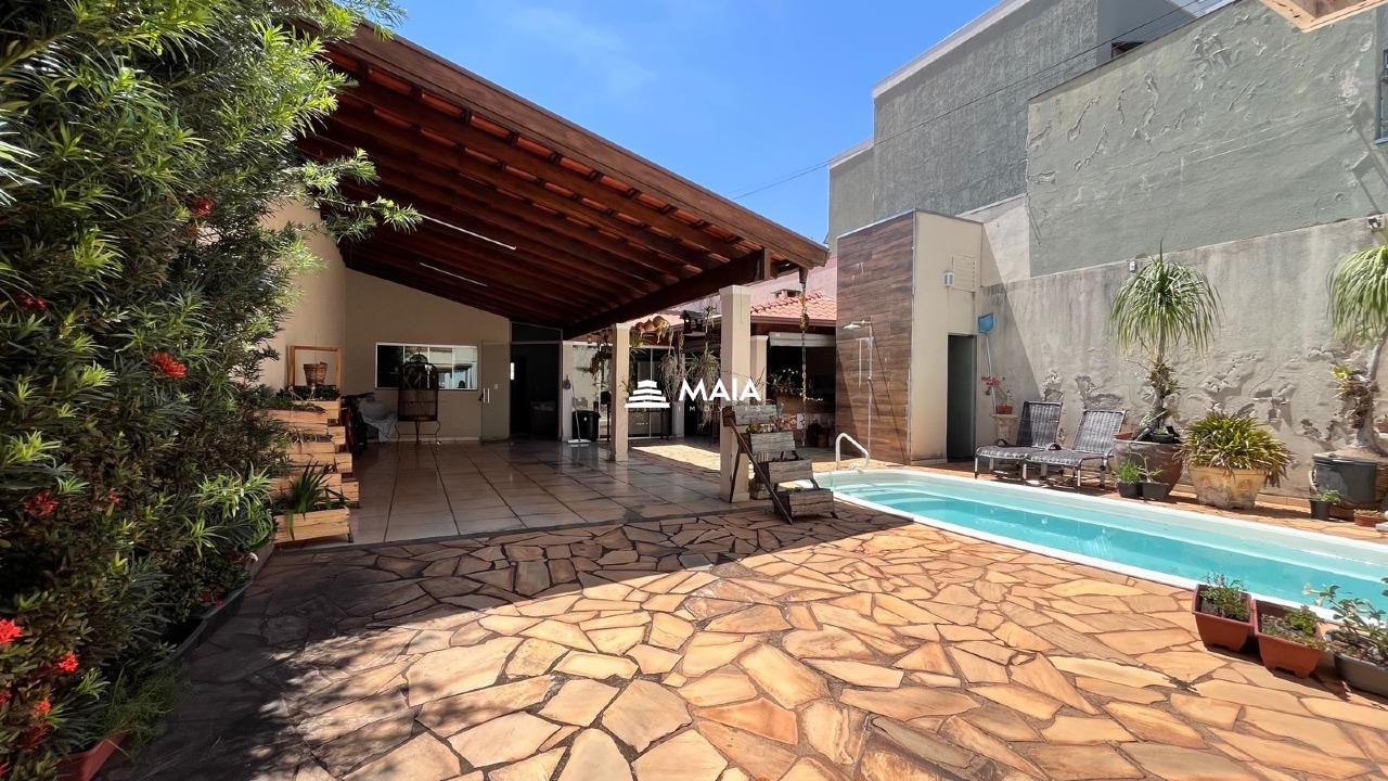 Casa à venda no bairro Jardim Nenê Gomes