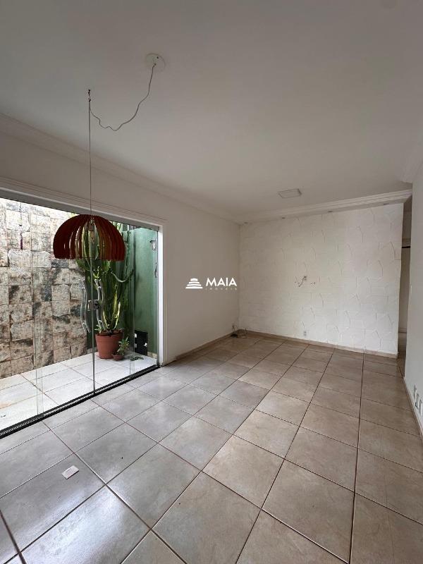 Casa de Condomínio à venda no Portal Beija Flor: 